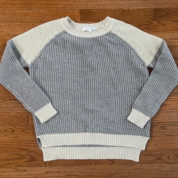 RD Style Comfy Gray/Cream Sweater Size Small - Picture 2 of 9